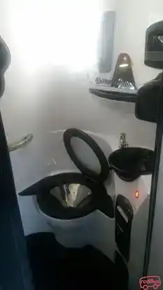 Omega Bus-Amenities Image