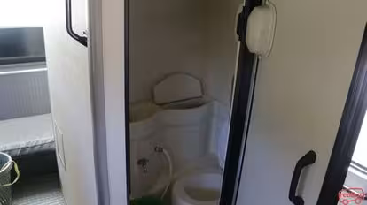 Kramat Djati Bandung Bus-Amenities Image