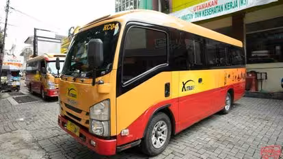 Xtrans Bus-Front Image
