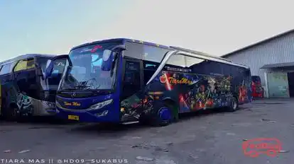 Tiara Mas Bus-Front Image