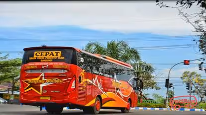 Sugeng Rahayu Bus-Side Image