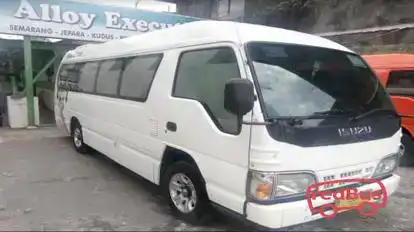 Alloy Executive Bus-Front Image