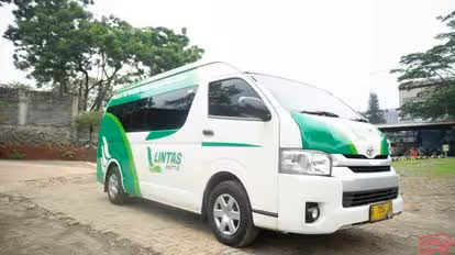 Lintas Shuttle Bus-Front Image