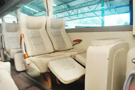 Harapan Jaya Bus-Front Image