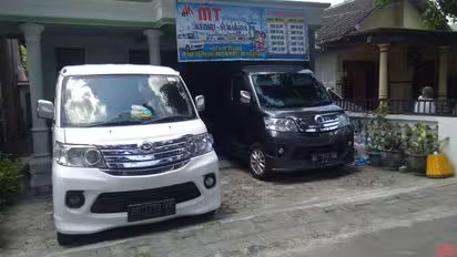 Megantara Travel Bus-Front Image