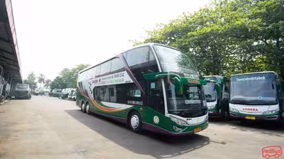 KARINA Bus-Front Image