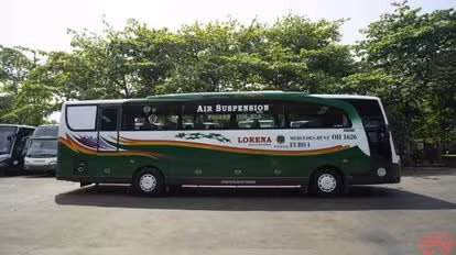 KARINA Bus-Side Image