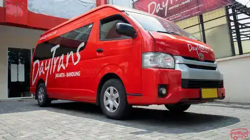Daytrans Bus-Front Image