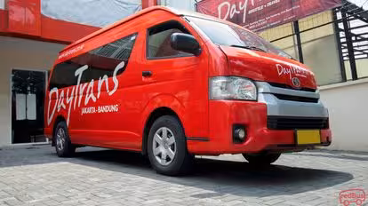 Daytrans Bus-Front Image