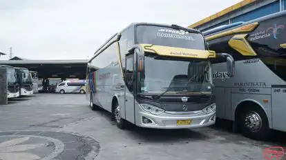 Jackal Holidays Bus-Front Image