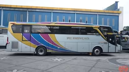 Jackal Holidays Bus-Side Image