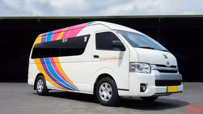 Jackal Holidays Bus-Front Image