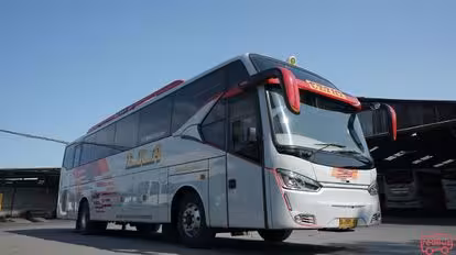Eka Bus-Front Image