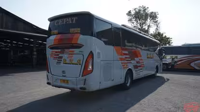 Eka Bus-Side Image