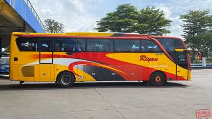 PO Riyan Bus-Side Image