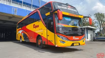 Riyan Bus-Front Image