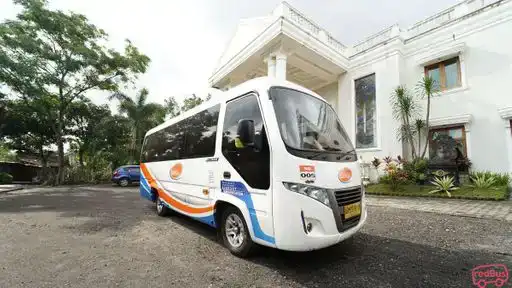 Satelqu Bus-Front Image