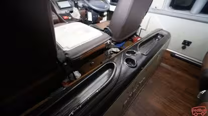 Satelqu Bus-Amenities Image