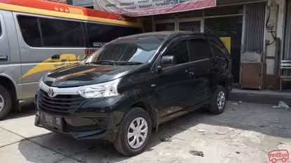 3 Bintang Shuttle Bus-Side Image