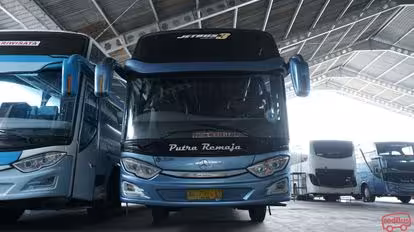 Putra Remaja Bus-Front Image