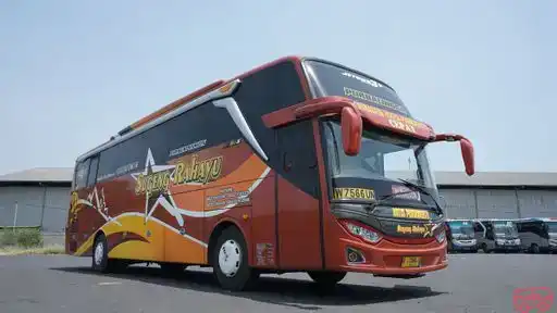 Sugeng Rahayu Bus-Front Image
