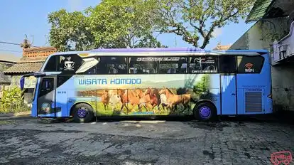 Wisata Komodo Bus-Side Image