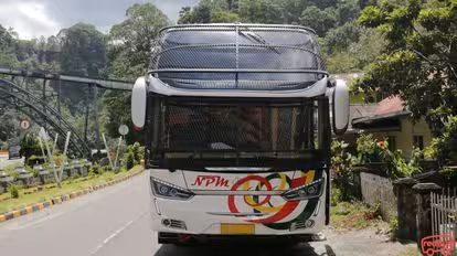 NPM Bus-Front Image