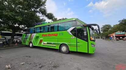 Rasa Sayang Bus-Side Image