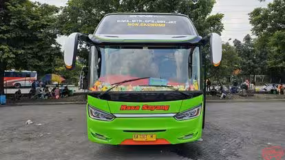 Rasa Sayang Bus-Front Image