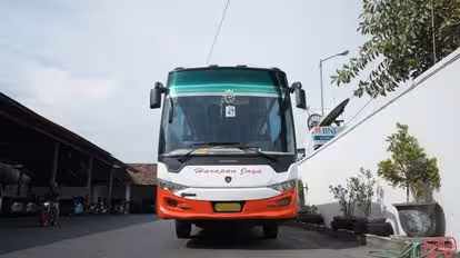Harapan Jaya Bus-Front Image