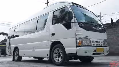 Alloy Executive Bus-Front Image