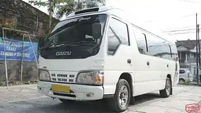 Alloy Executive Bus-Front Image