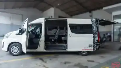 Joglosemar Bus-Side Image