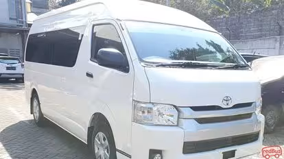 Star Travel Bus-Front Image