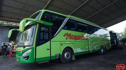 Nusantara Bus-Front Image