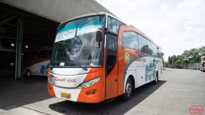 Kramat Djati Bus-Front Image