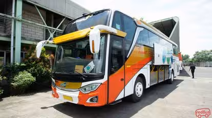 Kramat Djati Bus-Front Image
