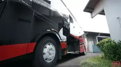 PO Santoso Bus-Side Image