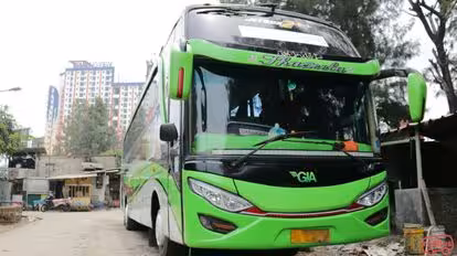 Giri Indah Bus-Front Image