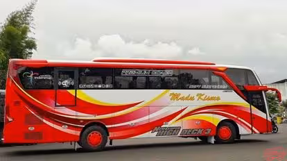 PO. Madu Kismo Bus-Front Image