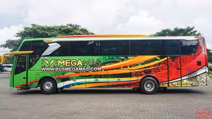 Mega Mas Bus-Side Image