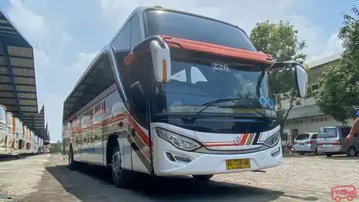 Gunung Mulia Putra Bus-Front Image