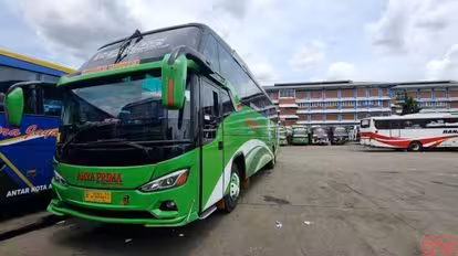 Arya Prima Bus-Front Image