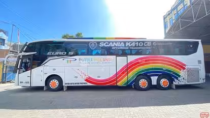 Putra Pelangi Bus-Side Image
