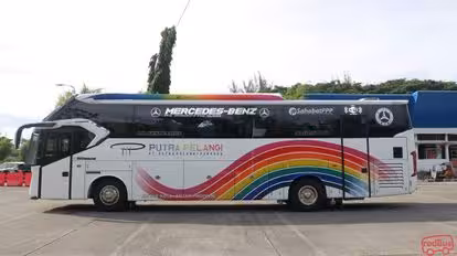 Putra Pelangi Bus-Side Image
