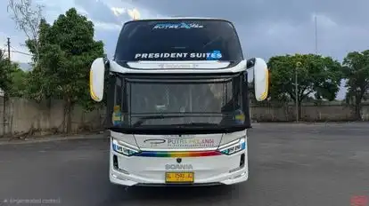 Putra Pelangi Bus-Front Image