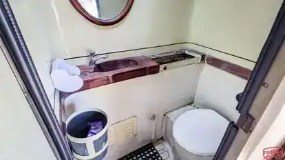 DAMRI Bus-Amenities Image