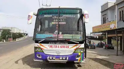 Putra Simas Bus-Front Image