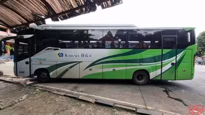 Karunia Bakti Bus-Side Image