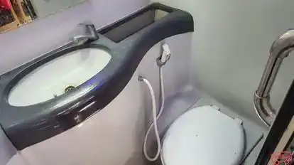 KYM Trans Bus-Amenities Image